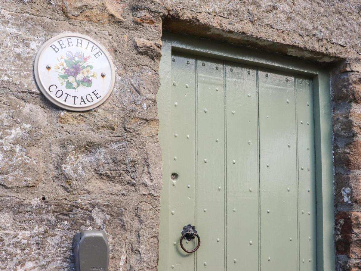 Beehive Cottage Bentham Bagian luar foto