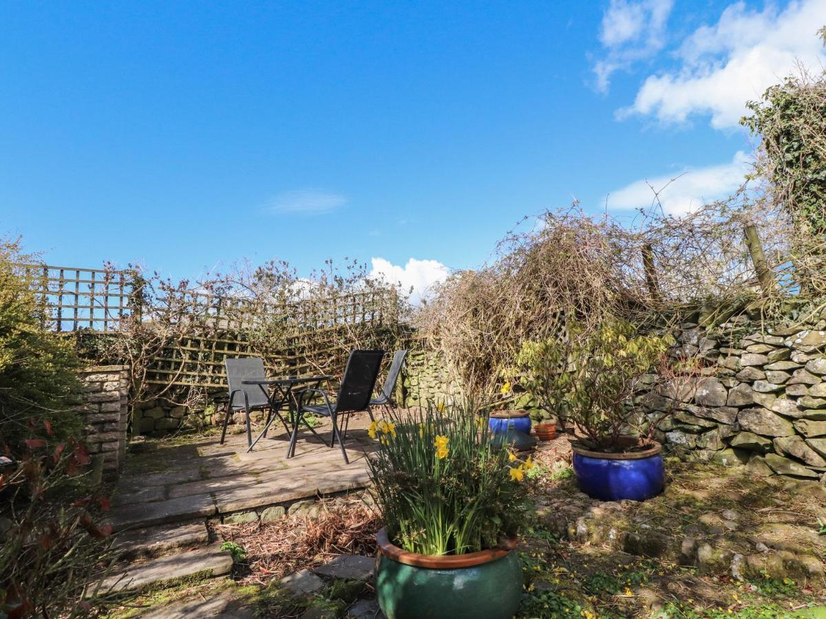 Beehive Cottage Bentham Bagian luar foto