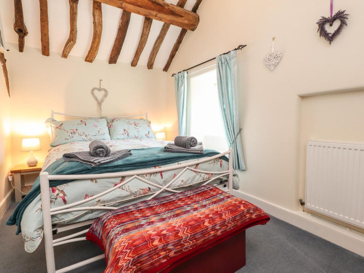 Beehive Cottage Bentham Bagian luar foto