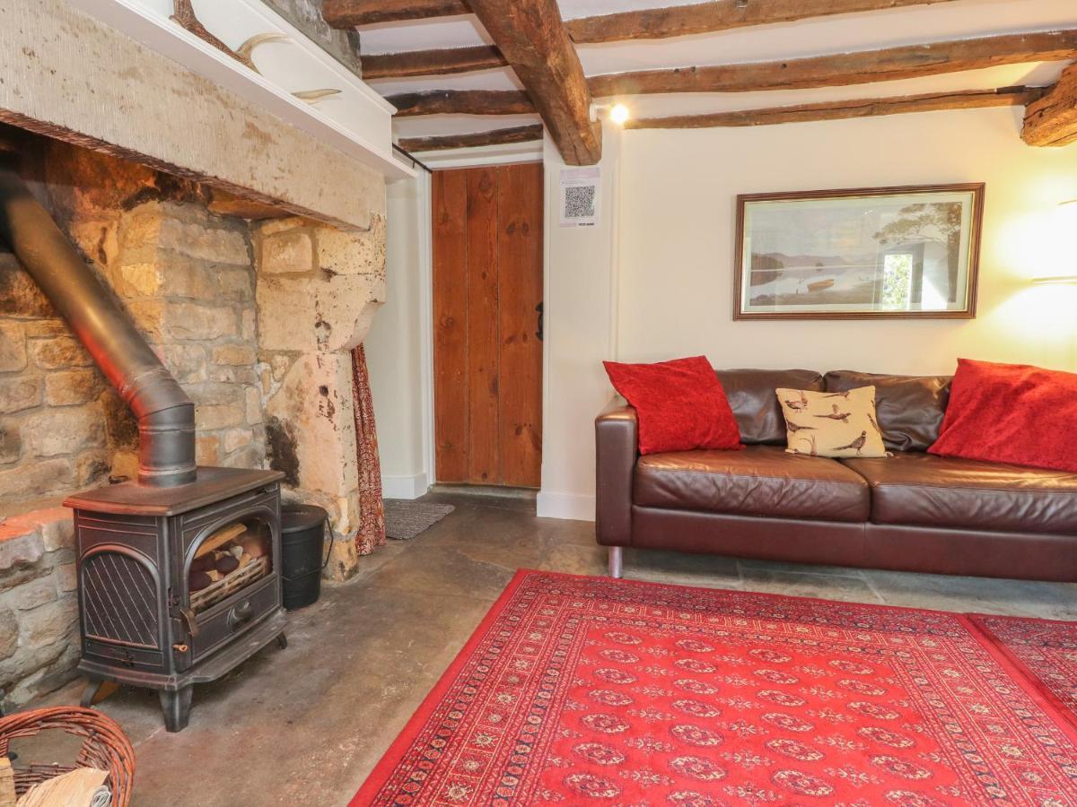 Beehive Cottage Bentham Bagian luar foto